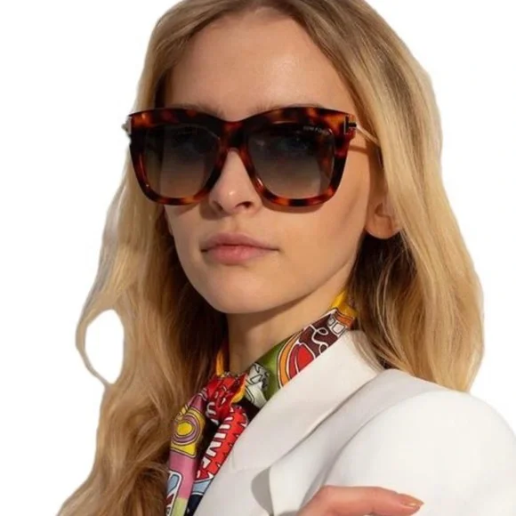 Tom Ford Sunglasses, New 240 Price Firm! Tom Ford Sunglasses, New 240 main image 3